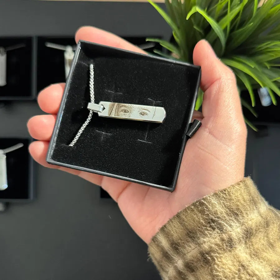 Collar hombre personalizado barra plateada - Mirada