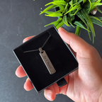 Collar hombre barra negra grabado láser - Texto