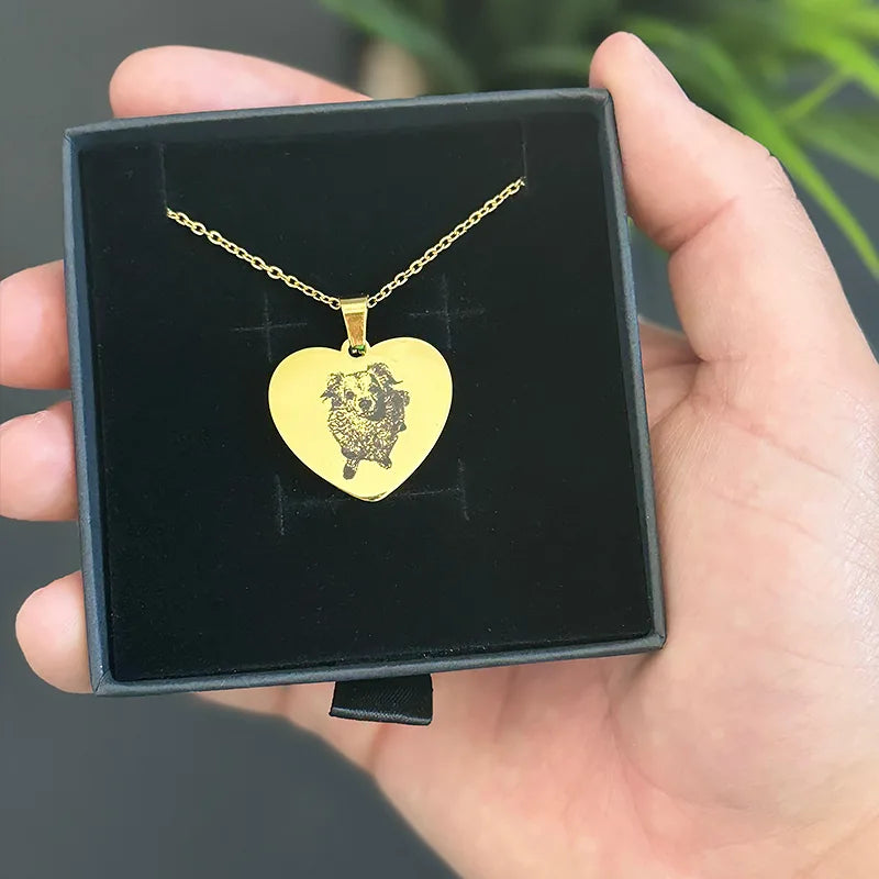 Collar corazon dorado grabado laser - Imagen