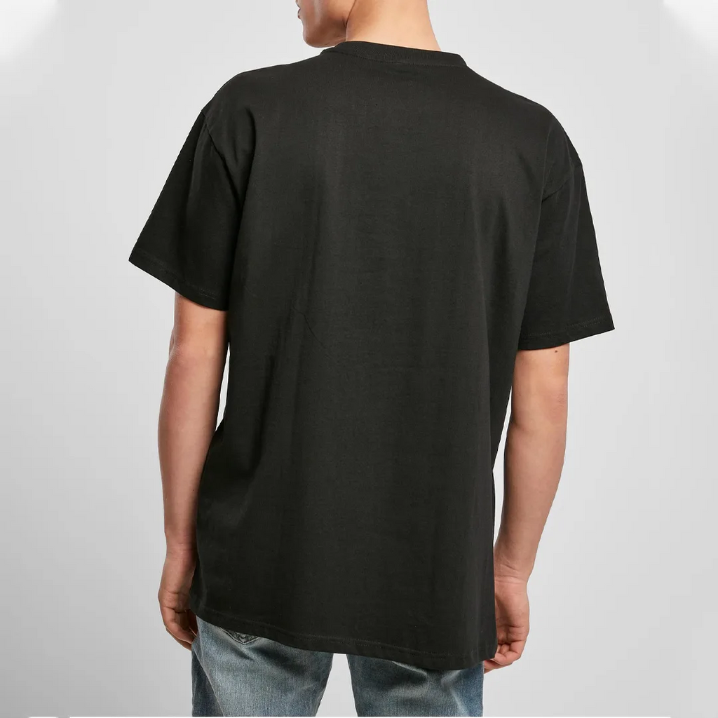 camiseta negra oversize