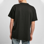 camiseta negra oversize