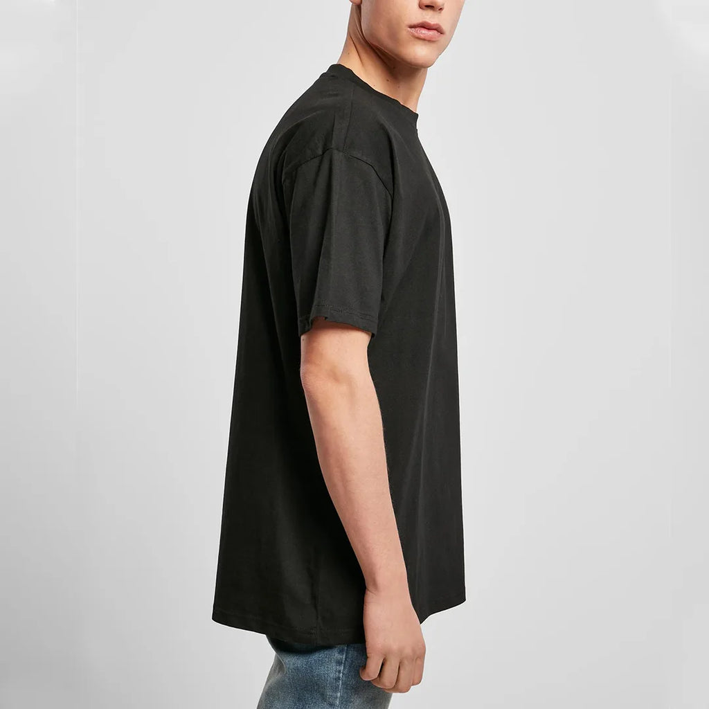 camiseta negra oversize